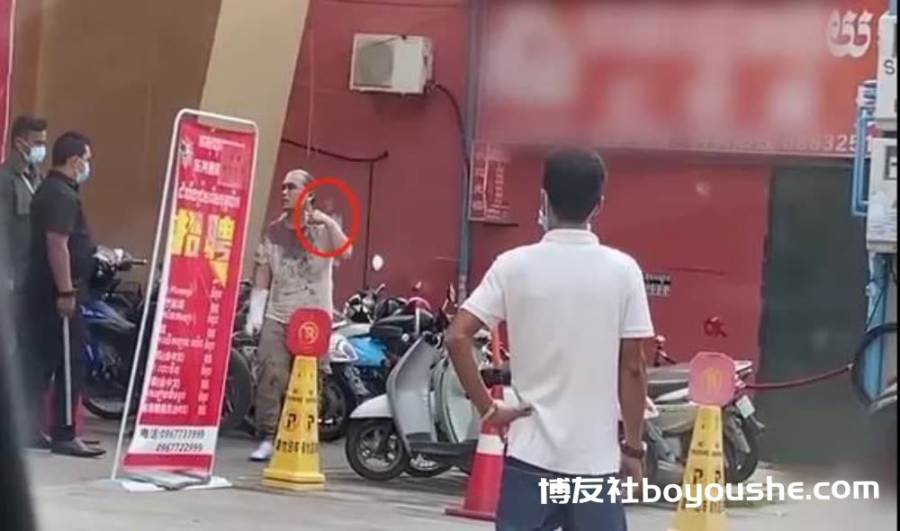西港一中国男子遭追杀跪求警察保护:在柬国人的安全谁来保障