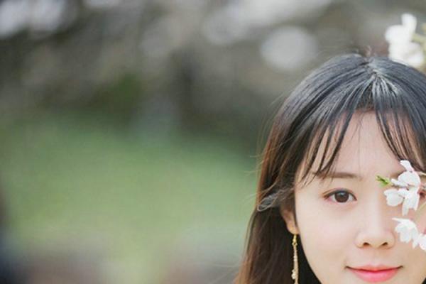 甜美清新美女户外花丛写真(8)