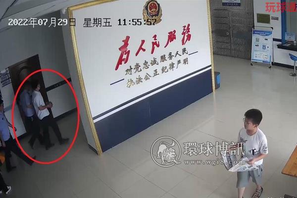 武汉户籍辅警办证时机智反应,成功抓获网逃人员 武汉户籍辅警办证时机智反应,成功抓获网逃人员